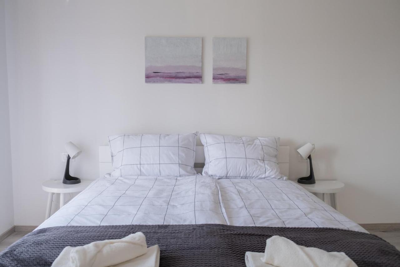 Apartma Oddih Dutovlje Bagian luar foto